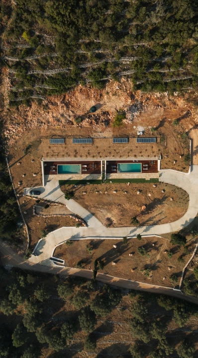 location-image-right